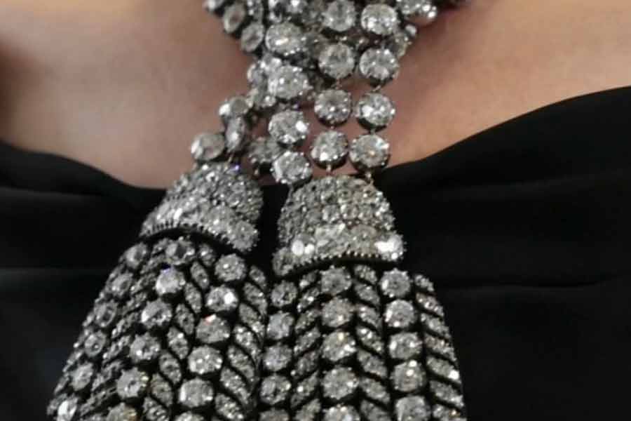 A mysterious necklace with 500 diamonds links to a scandal of Marie Antoinette