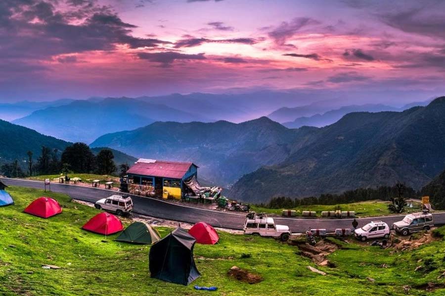 জানুয়ারি, ফেব্রুয়ারিতে কানাতাল ঢেকে যায় বরফে।