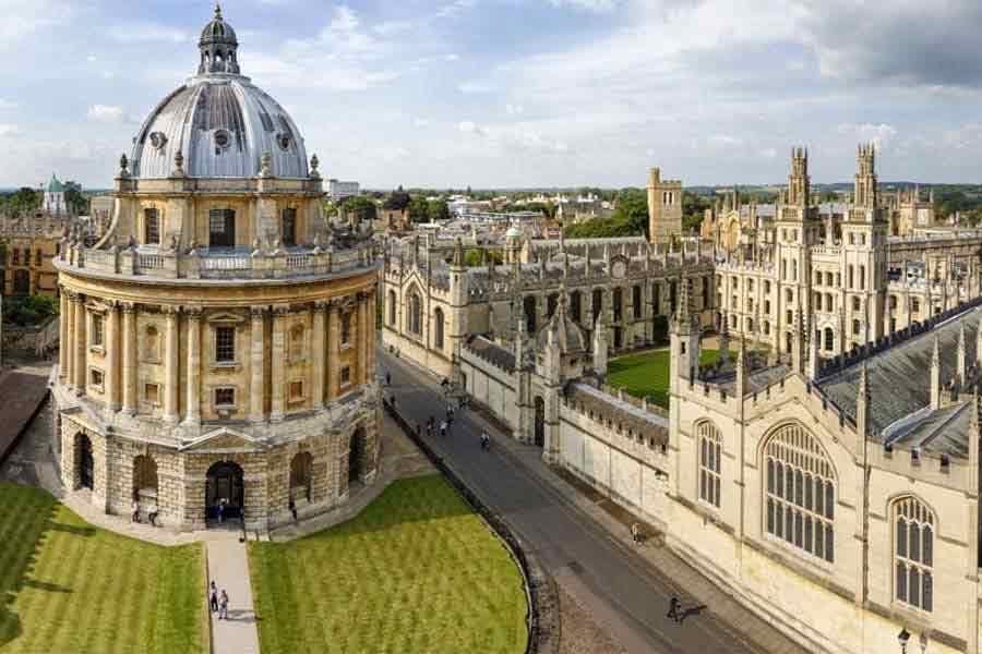 British Hindu organisations protested in Oxford against organising a debate on favour of independent Kashmir