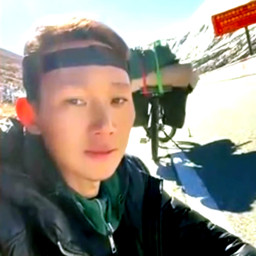 Viral Story Chinese man cycled nearly 4400km over 100 days to reconcile with wife after 2 years