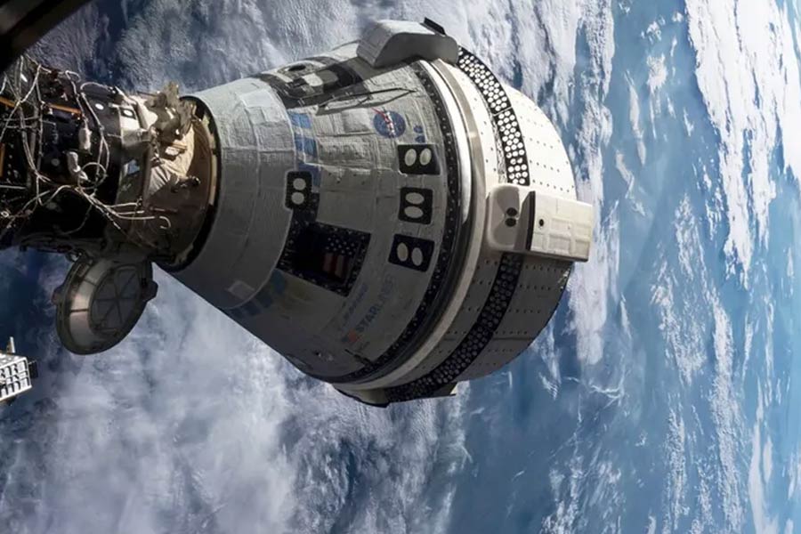 NASA astronaut warns about International Space Station leakage and aging spacesuits 