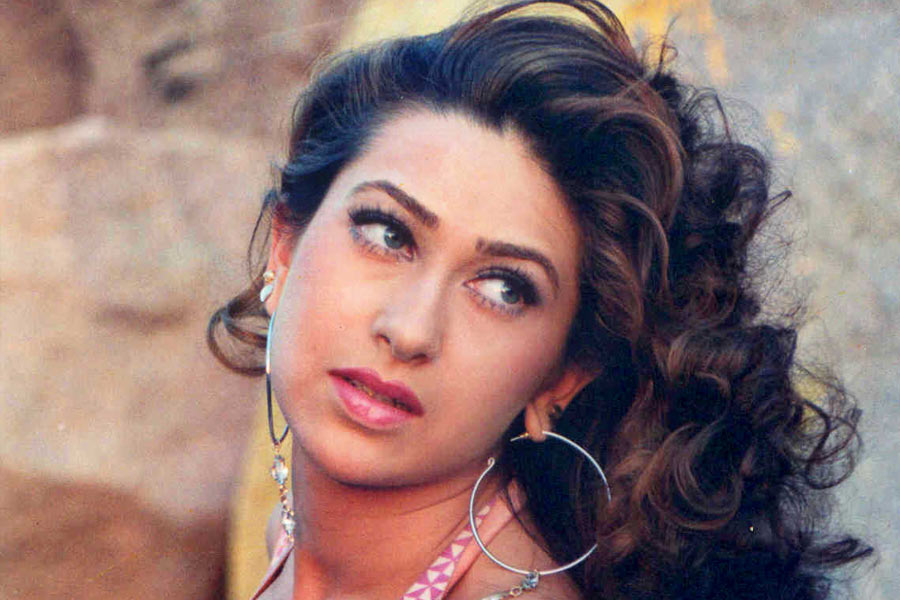 All you need to know the story about kissing scene of Amir Khan, Karishma Kapoor starrer Raja Hindustani 