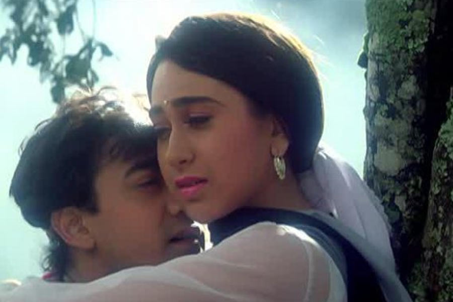 All you need to know the story about kissing scene of Amir Khan, Karishma Kapoor starrer Raja Hindustani 