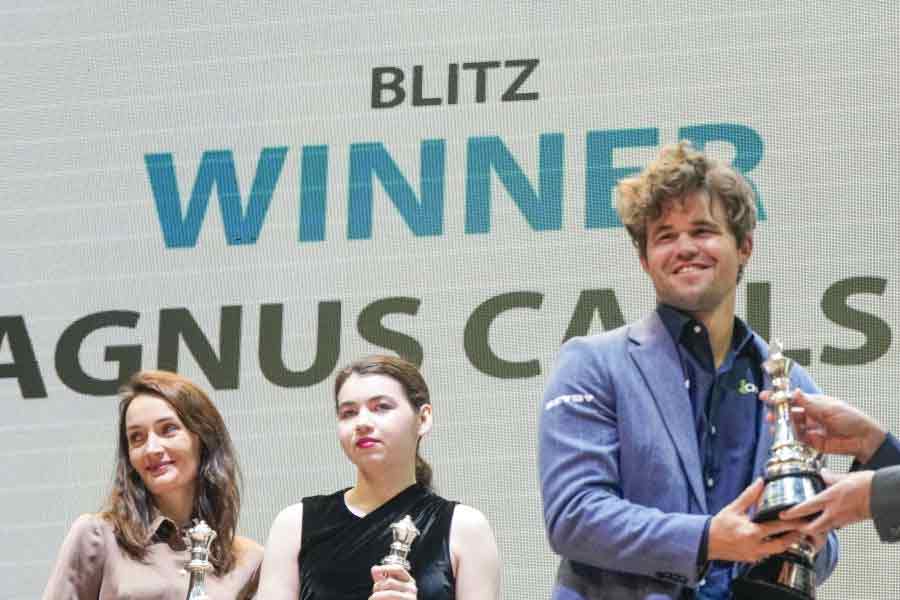 Magnus Carlsen leaves Kolkata with two trophies in Chess