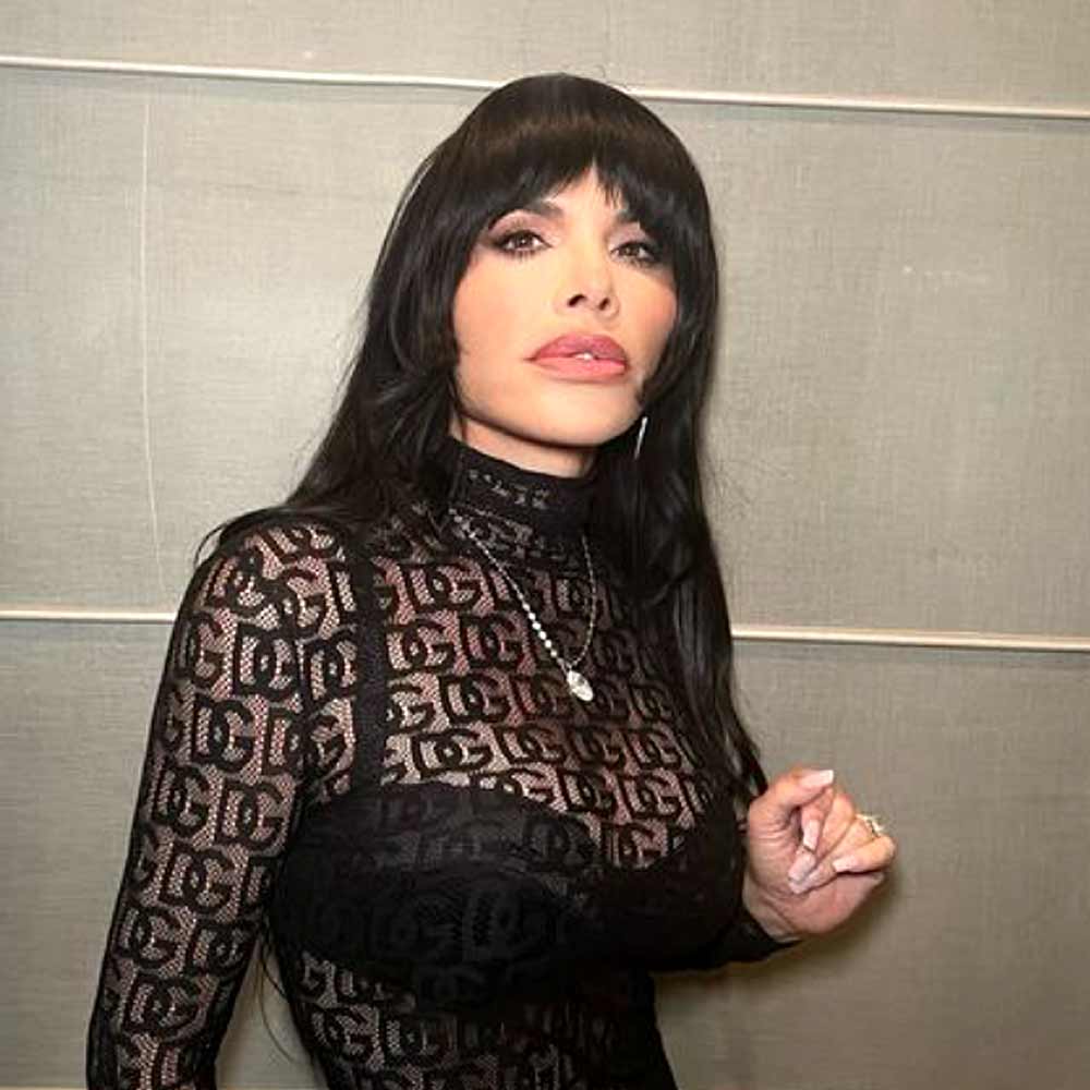 Jeff Bezos and Lauren Sanchez are getting ready to marry in an extravagant ceremony 