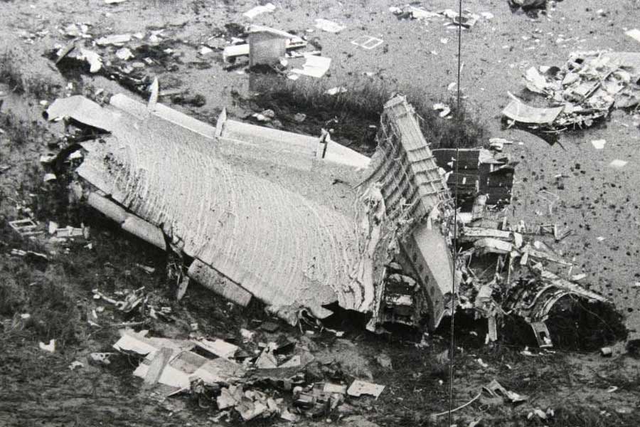 What is the story behind mysterious accident of flight 401