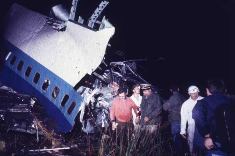 What is the story behind mysterious accident of flight 401