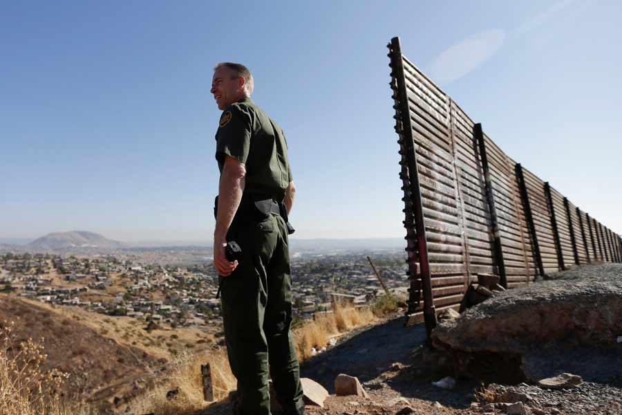 Trump confirms plan to declare national emergency on border security