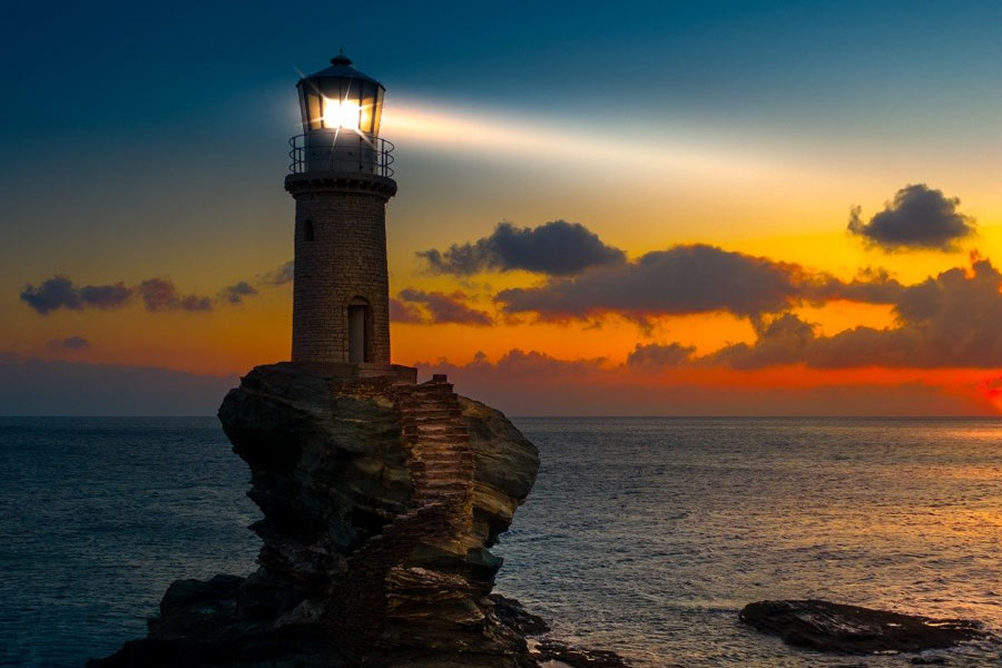 এই ধরনের অভিভাবকত্বে বাতিঘরকে তুলনা করা হয়েছে অভিভাবকের সঙ্গে। জাহাজ হল সন্তান।