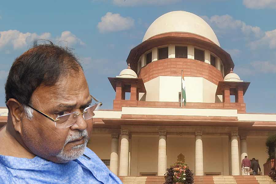 The hearing of former minister Partha Chatterjee\\\\\\\\\\\\\\\'s bail case was postponed in the Supreme Court