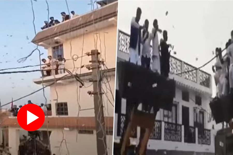 Uttar Pradesh groom family shower 20 lakh rupees from rooftop and JCB, video goes viral