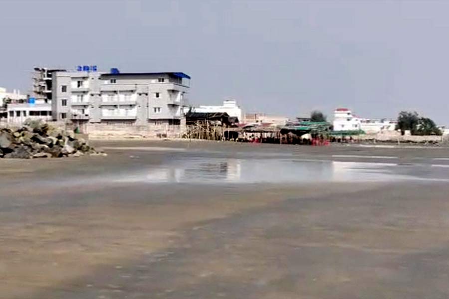 মন্দারমণিতে হোটেল-শিল্প।