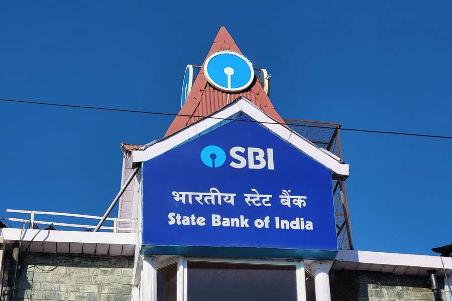 SBI is planning to borrow 125 crore dollar loan know its facilities 