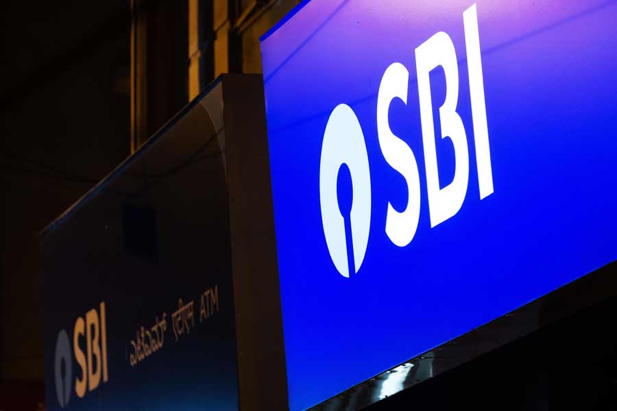 SBI is planning to borrow 125 crore dollar loan know its facilities 