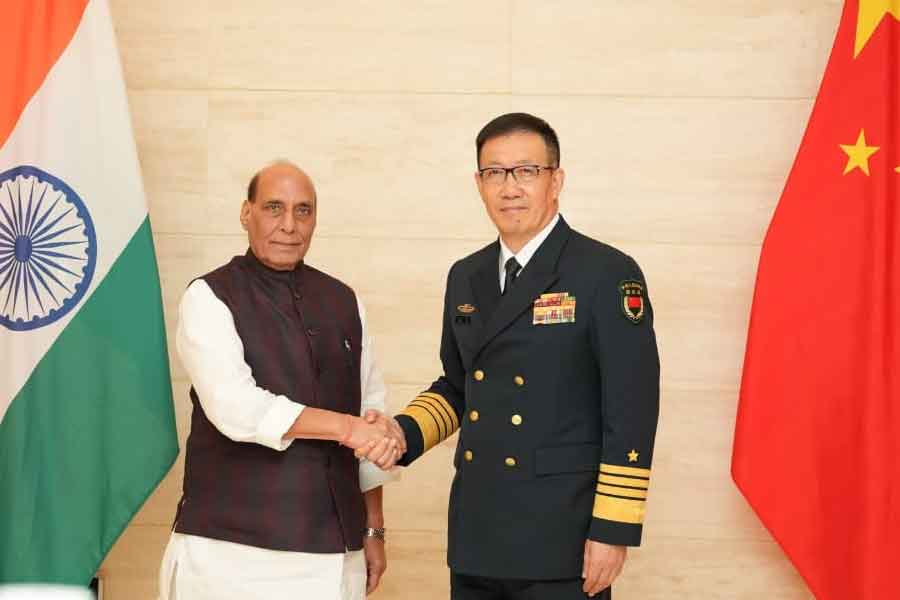 Defense ministers of India and China held meeting