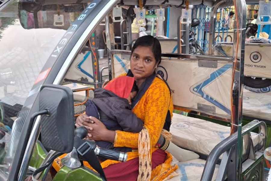 Susmita Rome a woman from Bhatar who drives Toto to earn their living