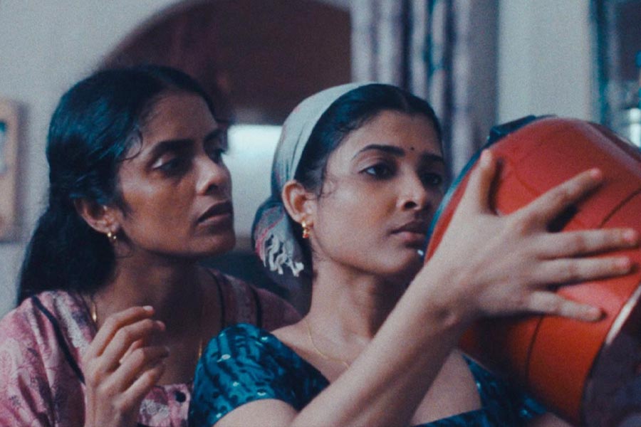 Review of the film All We Imagine as Light directed by Payal Kapadia