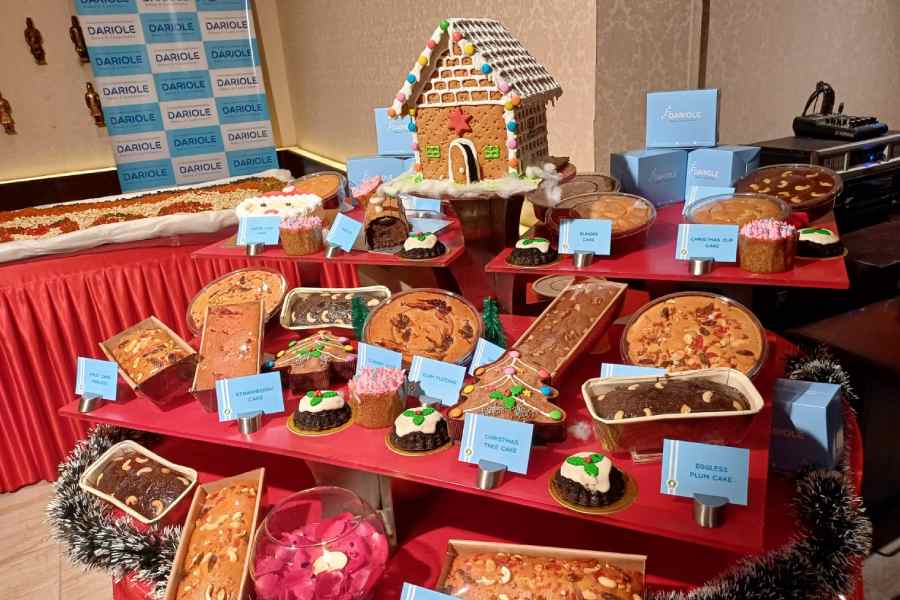 হরেক রকম কেক।