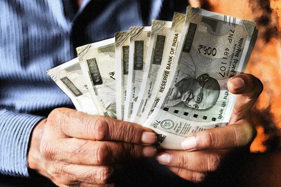 Employees Provident Fund wage ceiling limit may hike from Rs 15000 to Rs 21000 