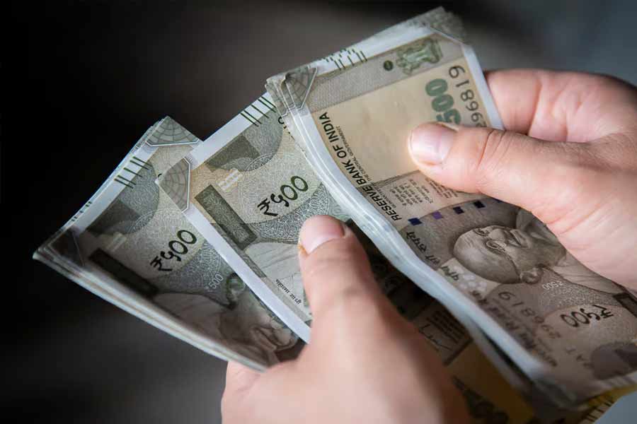 Employees Provident Fund wage ceiling limit may hike from Rs 15000 to Rs 21000 