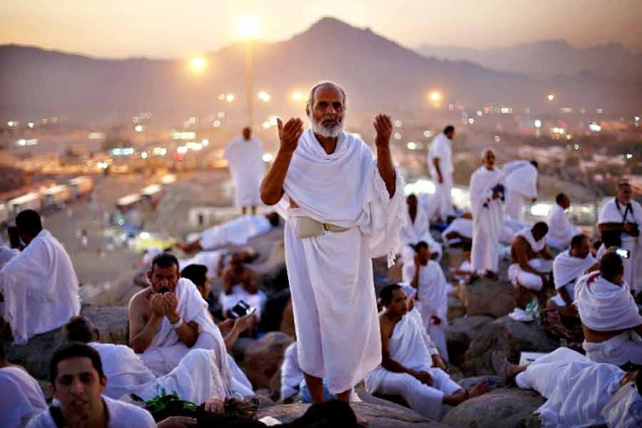 Pakistani pilgrims have to give affidavit regarding not to beg during Hajj in Saudi Arabia 
