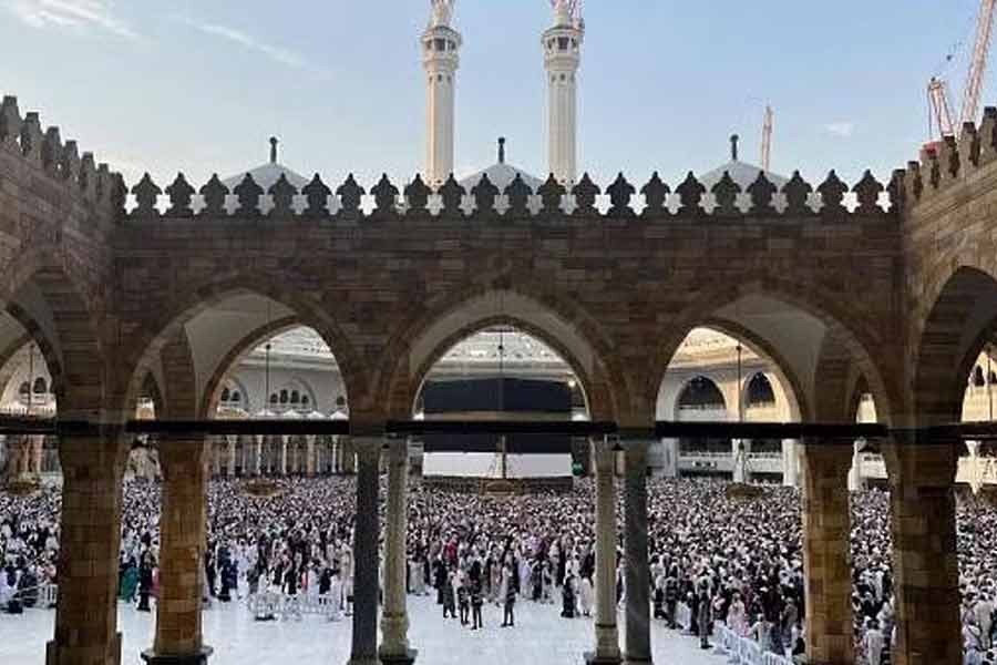Pakistani pilgrims have to give affidavit regarding not to beg during Hajj in Saudi Arabia 