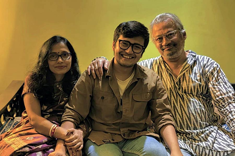 Actor Ritabrata Banerjee writes about his parents’ equation on their marriage anniversary