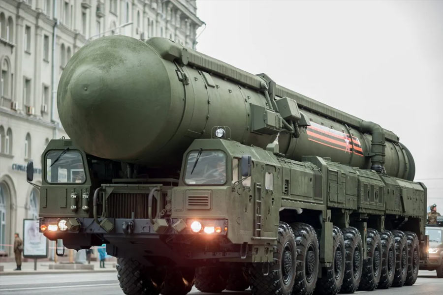 Russian Oreshnik missile hits Ukraine triggering explosions for three hours know speed range and threat of this weapon 