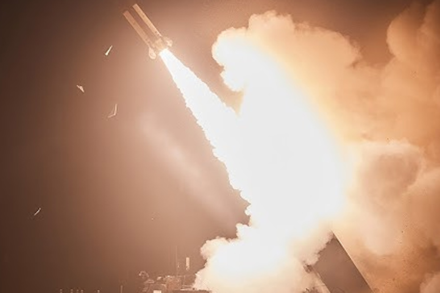 Russian Oreshnik missile hits Ukraine triggering explosions for three hours know speed range and threat of this weapon 