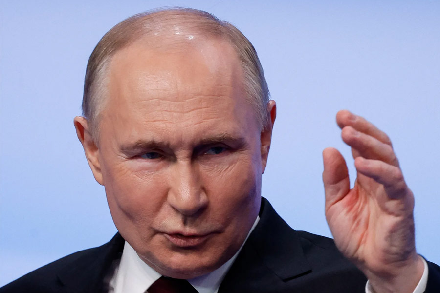 Russian Oreshnik missile hits Ukraine triggering explosions for three hours know speed range and threat of this weapon 