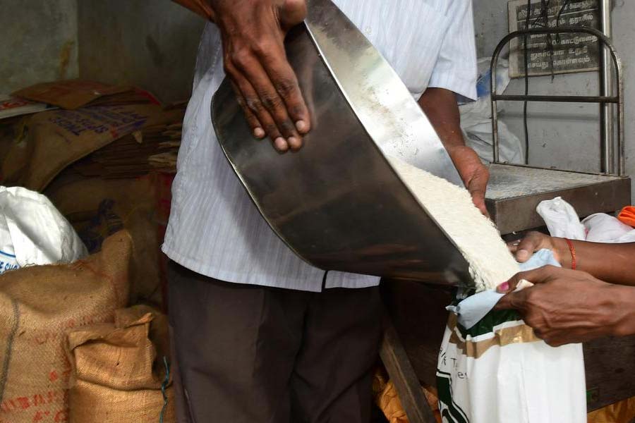 Ration fraud 28 percent of food grains never reached to beneficiaries government loss annually Rs 69000 crores 