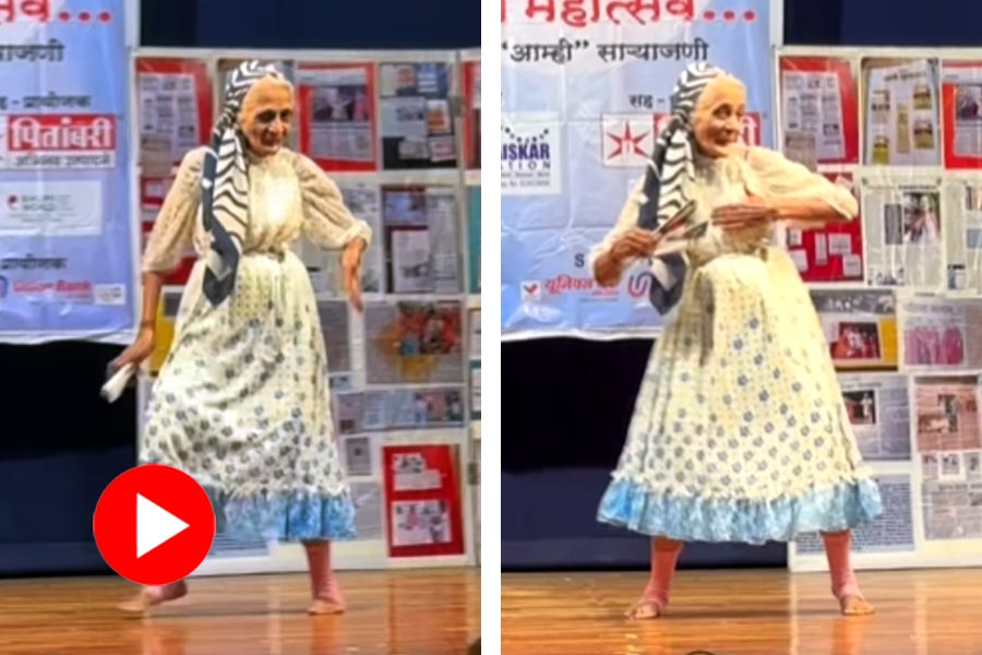 82 year old woman dances on Mera naam chin chin chu caught attention of everyone