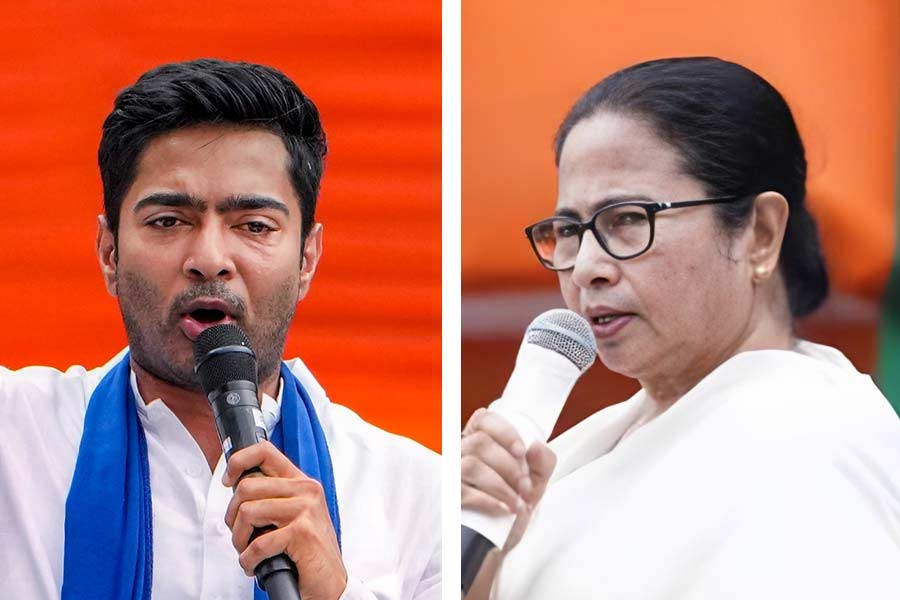 Mamata Banerjee again shows her dependency on senior leaders of TMC