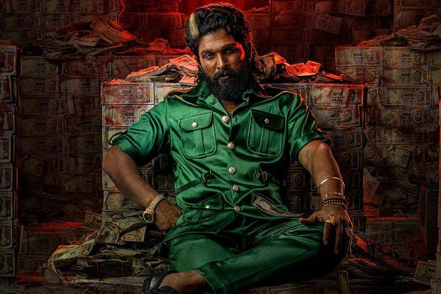 ২০২১ সালের ডিসেম্বর মাসে মুক্তি পেয়েছিল ‘পুষ্পা ১’। বলিপাড়া সূত্রে খবর, এই ছবিতে অভিনয়ের জন্য ৫০ কোটি টাকা পারিশ্রমিক নিয়েছিলেন অল্লু অর্জুন।