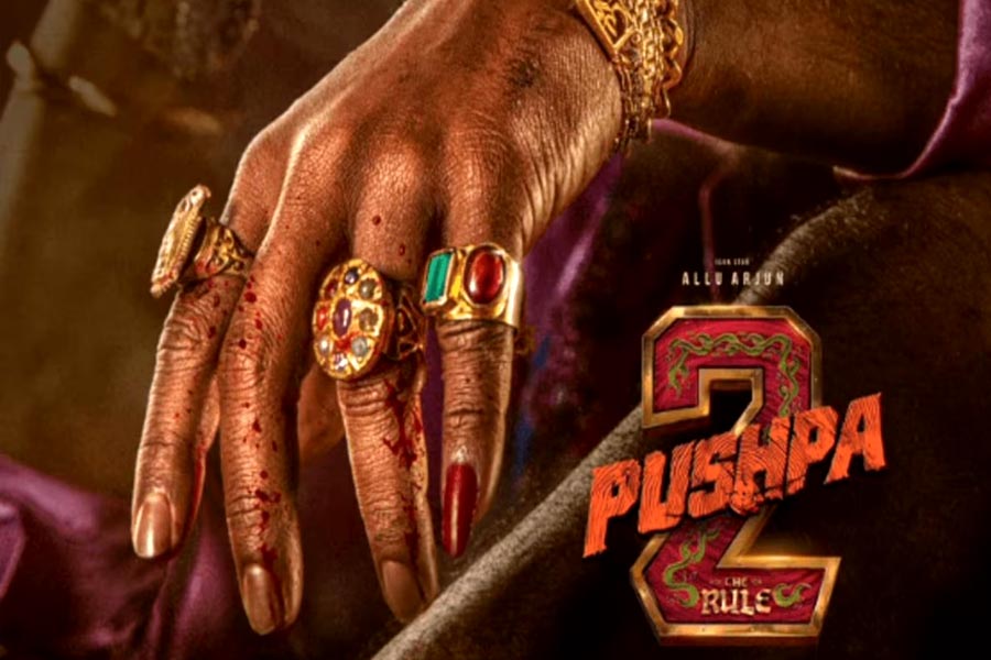 একাংশের দাবি, ‘পুষ্পা ২’ ছবিতে দেখা পাওয়া যাবে না সামান্থার। তবে ছবি থেকে বাদ পড়ছে না ‘আইটেম সং’। অল্লুর সঙ্গে সেই গানের দৃশ্যে দেখা যাবে অন্য এক অভিনেত্রীকে।