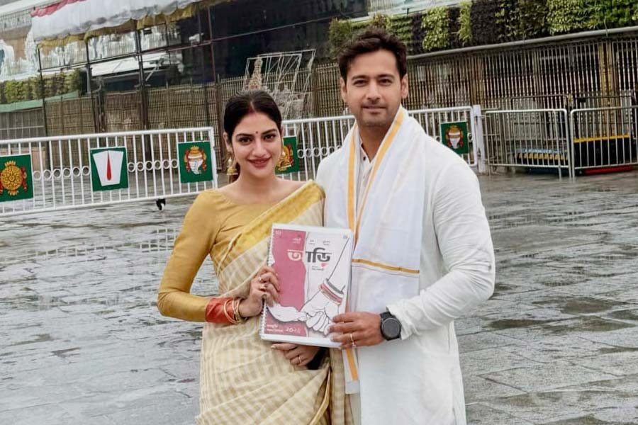 Bengali actor Yash Dasgupta and Nusrat Jahan visited Tirupati Balaji temple before starting their upcoming film Aari