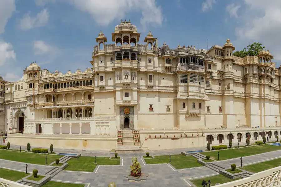 Udaipur royal rift why Maharana Pratap descendants fighting know the reasons 