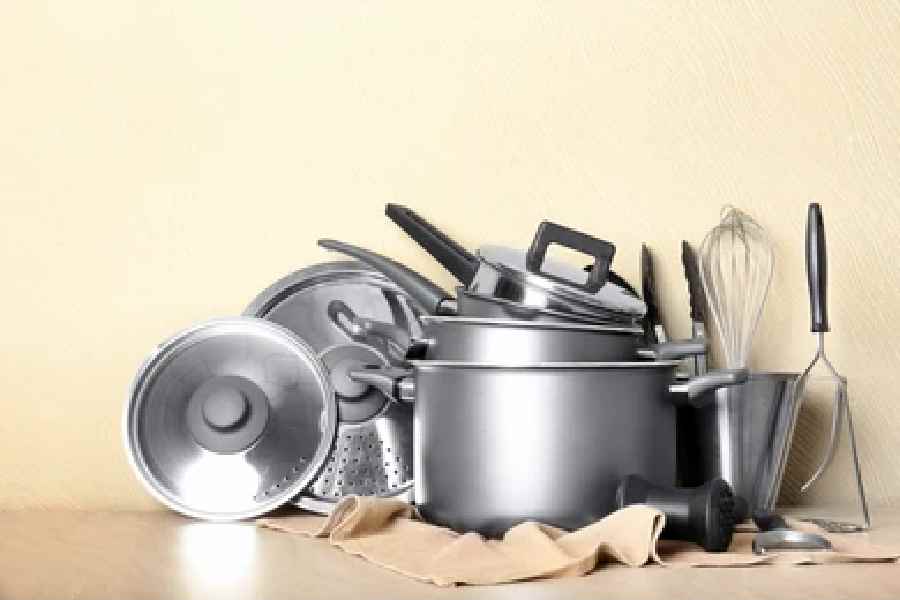 Three utensils not to keep upside down in kitchen for avoiding Vastu Dosh