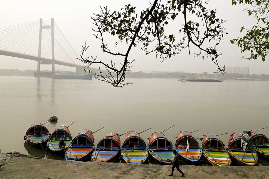 Temperature in Kolkata has risen even more and cloudy weather is expected due to cyclone in South India coasts dgtl