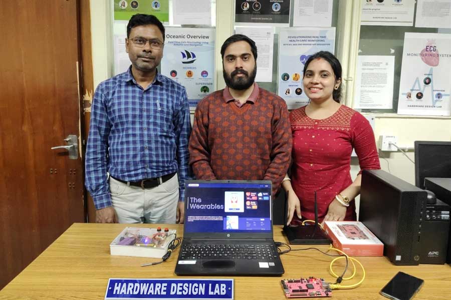 researchers of Jadavpur University have discovered a new device for benefit of medical field