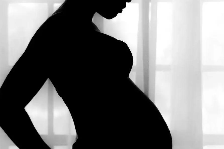 Scammers posing as fertility specialists are exploiting women with false pregnancy claims 