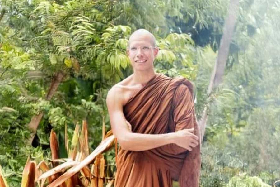 All about Ven Ajahn Siripanyo, monk who gave up wealth worth 40 thousand crore