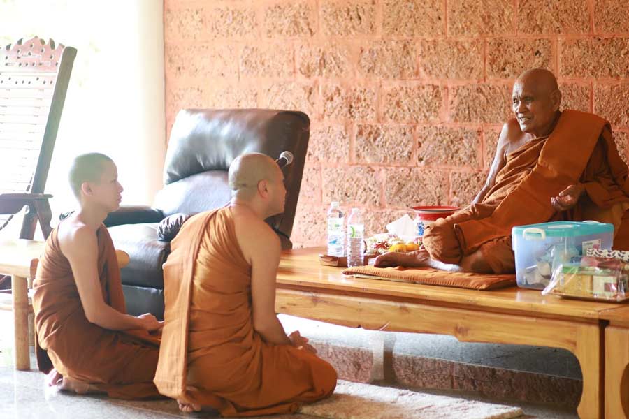 All about Ven Ajahn Siripanyo, monk who gave up wealth worth 40 thousand crore