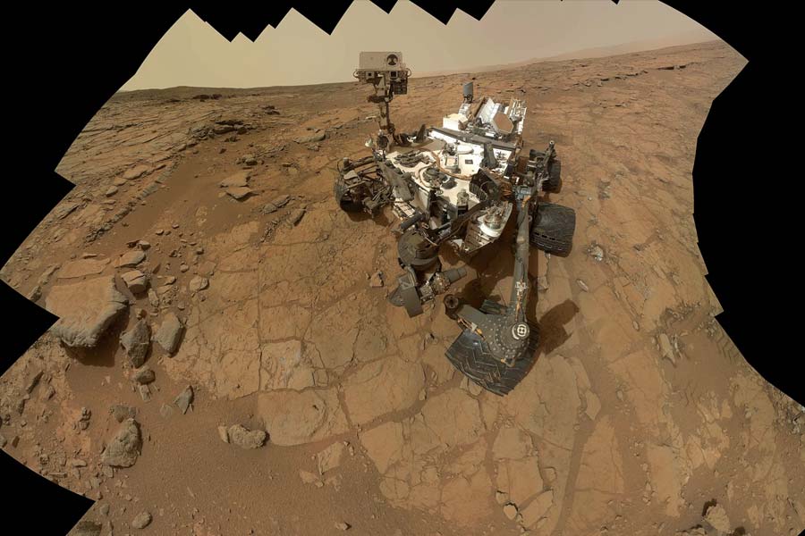 Biologist warns that humans could turn green while living on mars 