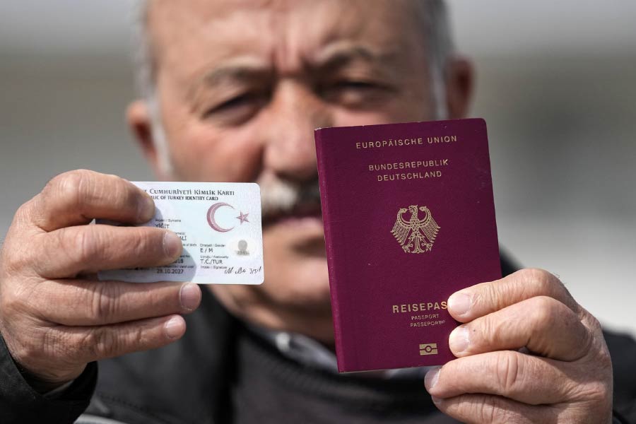 Germany to deny citizenship to people who share, like, or comment a slogan in social media 