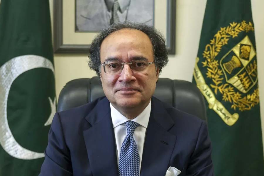 Pakistan cuts one and half lakh jobs Dissolves 6 Ministries to get IMF loan amid severe economic crisis