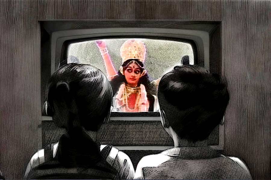 A retrospective journey regarding the special broadcast of Mahalaya of Kolkata Doordarshan