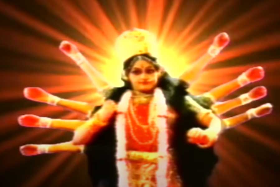 A retrospective journey regarding the special broadcast of Mahalaya of Kolkata Doordarshan