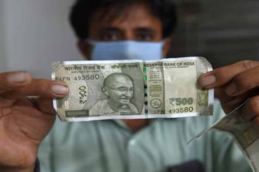 Mahatma Gandhi was not the first choice for Indian currency notes