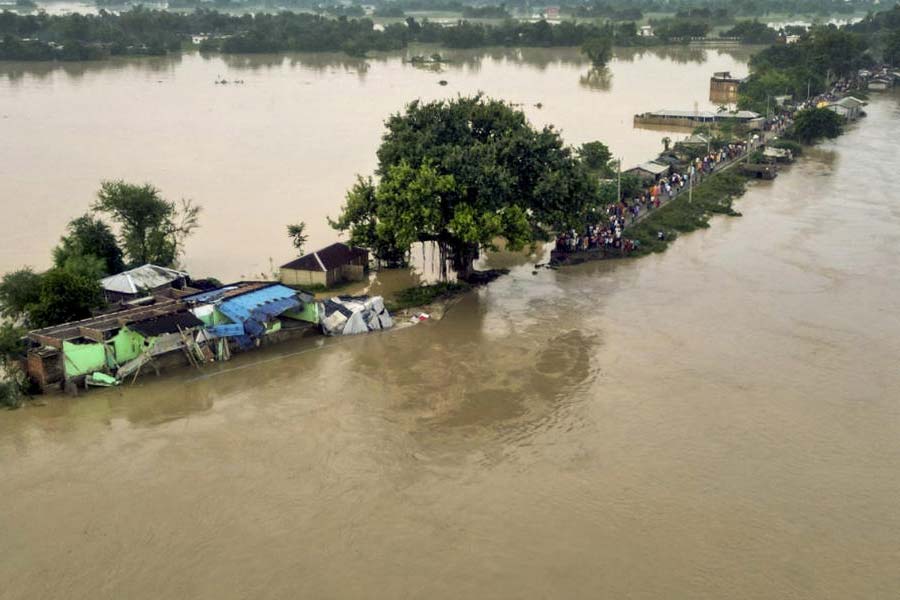 বন্যা কবলিত বিহারের বিস্তীর্ণ এলাকা।